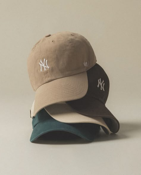 Cap Men Fashion, Sneakers Outfit Men, Trendy Caps, Streetwear Hats, Yankees Cap, New Era 9twenty, Dope Hats, Boating Outfit, Mens Trendy Outfits