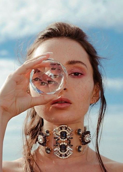 Photoshoot With Crystals, Crystal Photoshoot, Glass Photoshoot, Jenna Berman, Magazine Jewelry, Magazine Fashion Editorial, Photoshoot Editorial, Circle Fashion, Glass Photography