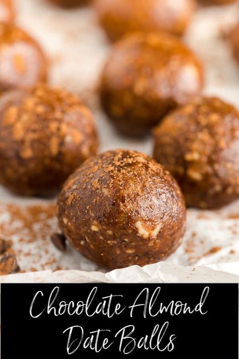 Chocolate Almond Date Balls are made with only four ingredients, almonds, cocoa powder, dates, and almond butter, and will satisfy that sweet tooth in no time! #healthy #glutenfree #dateballs @greenschocolate via @greenschocolate Healthy Brownie Bites, Healthy Brownie, Kitchen Bars, Date Balls, Almond Butter Recipes, Healthy Brownies, Brownie Bites, Chocolate Almond, Peanut Butter Chocolate Chip