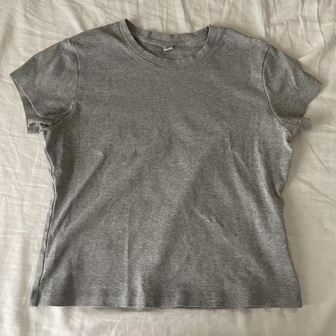 Uniqlo gray baby tee 
#cleangirl #downtown-girl #basic - Depop Downtown Girl, Grey Baby, Baby Tee, Infant Tees, Uniqlo, Grey, Closet, Quick Saves, Clothes