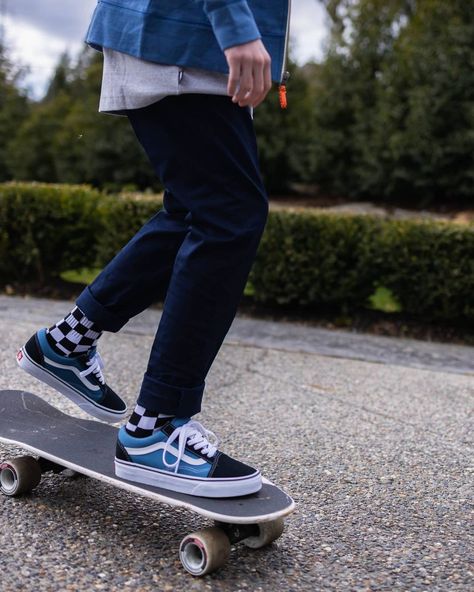 How To Style Vans Old Skool, Chucks Outfit, Vans Streetwear, Vans Outfit Men, Estilo Vans, Jacob Tremblay, Vans Skateboard, Vans Old School, Vans Outfit