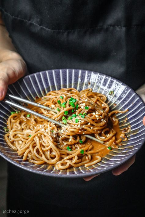 Taiwanese Sesame Noodles (Ma Jiang Mian) – Chez Jorge Chez Jorge, Taiwanese Recipes, Fried Noodle, Din Tai Fung, Asian Noodle Recipes, Wheat Noodles, Chinese Recipe, Sesame Noodles, Taiwanese Food