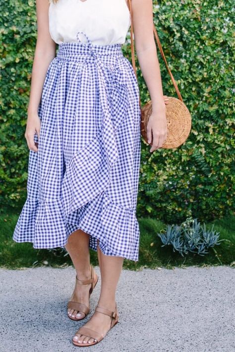 Diy Ruffle Skirt, Midi Skirt Tutorial, Wrap Skirt Diy, Free Skirt Pattern, Circle Skirt Tutorial, Diy Ruffle, Ruffle Wrap Skirt, Skirt Diy, Skirt Sewing Pattern