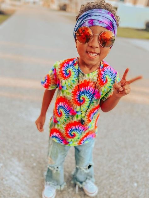 Tie Dye Dress Up Day School, Kids Decade Day Outfits Boys, Toddler Hippie Costume, 70s Tie Dye Outfit, Decades Day Outfits For Boys, Coachella Party Outfit, 70s Dress Up, Groovy Outfits, 80s Theme Party Outfits