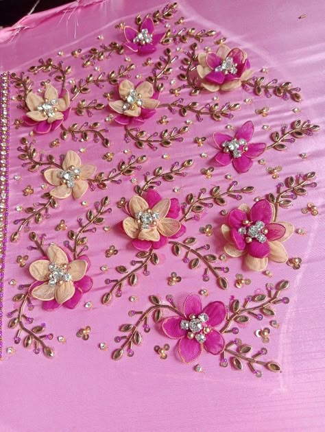 Brooch Blouse Design, Brooch Work Blouse Design, Brooches Blouse Design, Brooch Work, Latest Fashion Blouse Designs, Pink Blouse Designs, Long Blouse Designs, Latest Blouse Designs Pattern, Aari Blouse