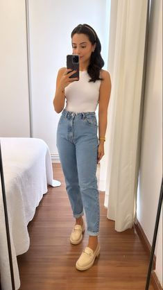 Classy Everyday Outfits Minimal Classic, 2023 Business Casual Outfits, Cropped Jeans Outfit Summer, Outfits For April, Outfits With Cardigans, Office Wear For Ladies, Wears For Ladies, Outfits For Office, Smart Casual Office Wear