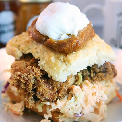 How to Build a Better Chicken Biscuit Rainy Day Dinner, Quick Bread Rolls, Country Biscuits, Honey Fried Chicken, Southern Comfort Foods, Goose Recipes, Chicken And Eggs, Chicken Biscuit, Yummy Biscuits