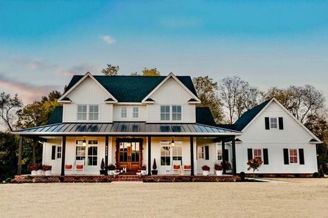 Black Roof, Dream Farmhouse, Farmhouse Floor Plans, Farmhouse Style House Plans, Modern Farmhouse Exterior, Farmhouse House, Farmhouse Plan, White Farmhouse, House Plans Farmhouse