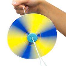 Cd Recycling, Spinner Craft, Old Cd Crafts, Spinners Diy, Craft Project Ideas, Library Crafts, Cd Diy, Airplane Crafts, Pull Toys