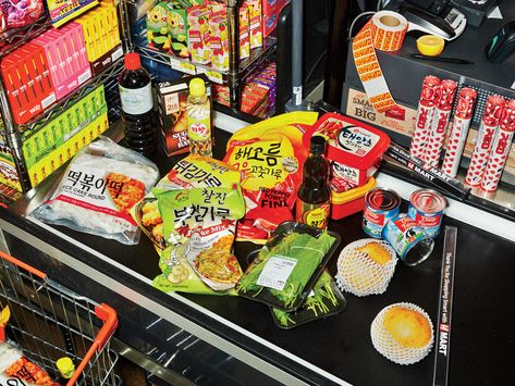 How to Shop a Korean Supermarket: a Chef's Guide to Hmart | Deuki Hong shows us his favorite Korean grocery picks ahead of the national supermarket chain's first food hall opening in Austin. Normal Aesthetic, Korean Supermarket, Korean Life, Korean Grocery, H Mart, Wine Magazine, Korean Cooking, Korean Recipes, Korean Culture