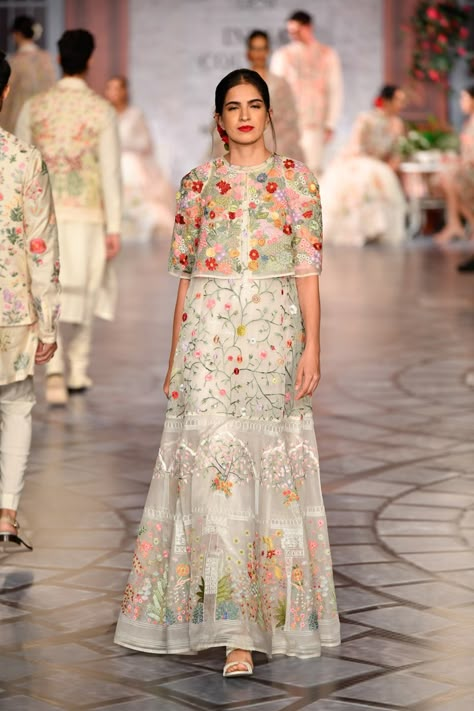 Rahul Mishra at India Couture Week 2019 Gaun Koktail, Rahul Mishra, India Fashion Week, Vogue India, Dress Design Patterns, Designer Party Wear Dresses, Indian Couture, Stylish Dresses For Girls, Couture Week