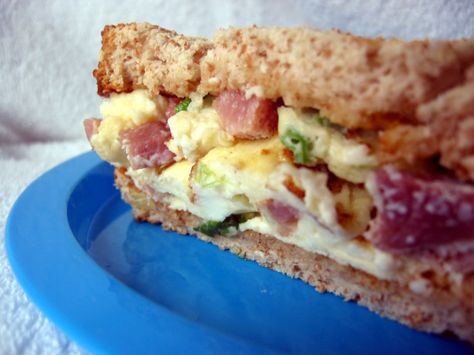 An old standby, you can quickly whip this up for breakfast, lunch or supper. Denver Sandwich, Colorado Recipes, Keto Eggs, Denver Omelet, Hearty Food, Colorado Food, Chicken Spinach, Yummy Meals, Food Company