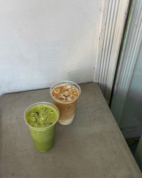 Iced Coffee Aesthetic, Matcha Cafe, Coffee Matcha, Matcha Drink, Iced Matcha Latte, Day Aesthetic, Coffee Obsession, Eat In A Day, Inspired Aesthetic