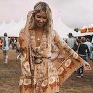 Meadow – The Young Hippie Cheap Festival Outfits, Fall Festival Outfit, Summer Festival Fashion, Boho Festival Outfit, Boho Robes, Festival Chic, Boho Outfit, Boho Festival Fashion, Looks Country