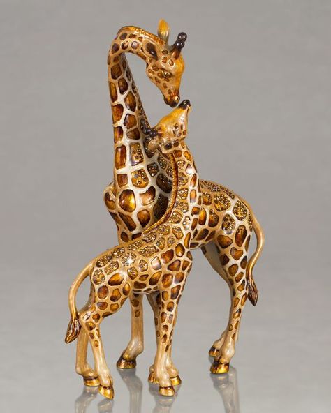 Giraffe Figurine, Giraffe Decor, Jay Strongwater, Giraffe Art, Mother Baby, Baby Giraffe, Giraffes, Mother And Baby, Animal Sculptures