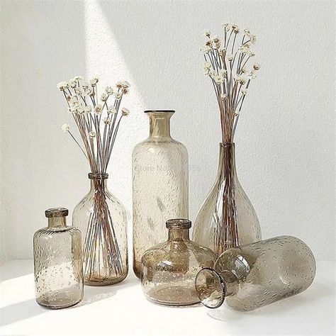 Flowers Vision Board, Neutral Salon, Glass Vase Ideas, Aesthetic Vases, Shelf Plants, Reading Lounge, Vase Ceramics, Glass Vases Centerpieces, Brown Glass Bottles