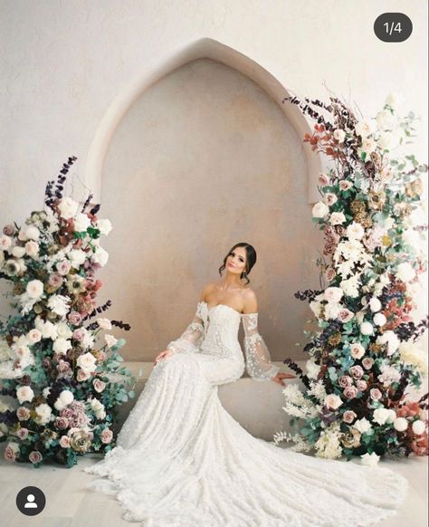 Arch Way, Ruangan Studio, Photography Studio Decor, Floral Arch Wedding, Wedding Photo Studio, Wedding Backdrop Design, Flower Installation, Floral Backdrop, Wedding Decor Elegant