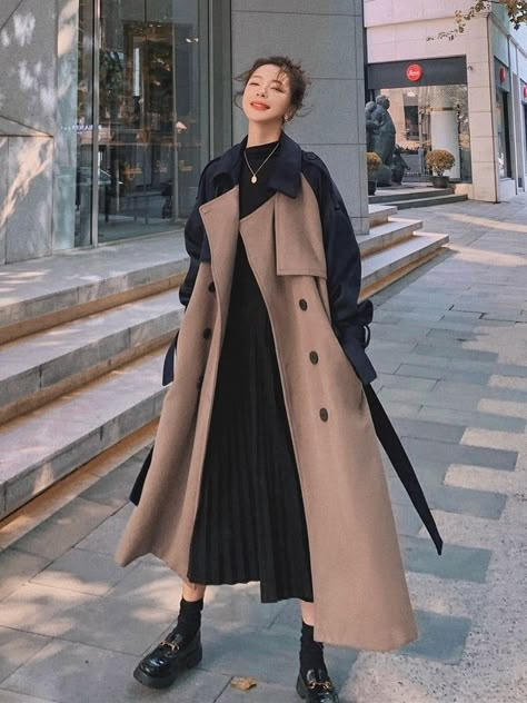 Sport Coat Outfit, Long Coat Women, Coat Outfits, Modest Fashion Outfits, Festival Vibes, Maxi Skirts, Women's Coats & Jackets, Casual Style Outfits, Trench Coats