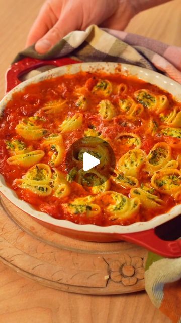 Lumaconi Recipe, Lumaconi Pasta, Ricotta Spinach, Spinach Bake, Mark 6, Baked Pasta, Baked Tomatoes, Pasta Lover, Spinach Leaves