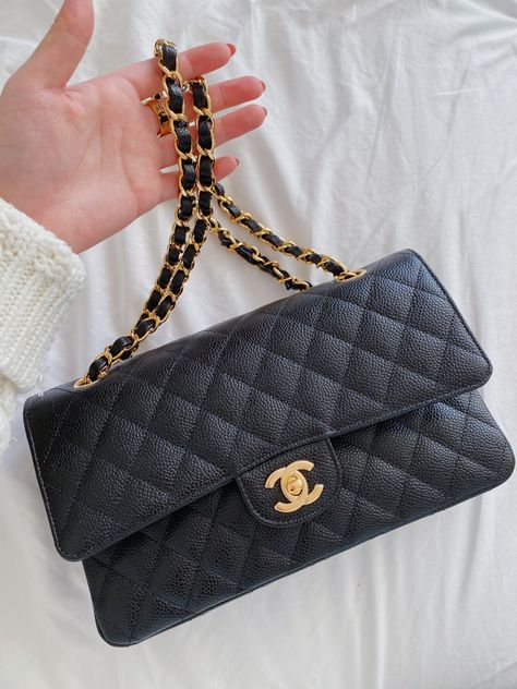 Chanel Unboxing, It Girl Era, Chanel Classic Flap Bag, I'm So Lucky, Ski Outfits, Classic Flap Bag, Skiing Outfit, Chanel Caviar, Black Caviar