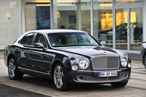 Beautiful Bentley Mulsanne Bentley Arnage, Bentley Rolls Royce, Royce Car, New Youtube Channel, Bentley Mulsanne, Bentley Motors, Luxury Car Brands, Bentley Car, Luxury Sedan