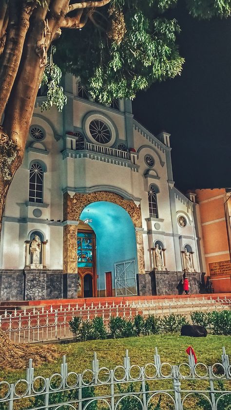 📍Iglesia La Soledad Huaraz ⛰🇵🇪 . . . #travelgram #photosoop #trip #wanderlust #vacation #adventure #intatravel #travelstore #traveldeeper #travelers #travelpic #traveldiary #travelmore #travellers #travellingthroughtheworld #travelguide #travelblogging #travelagency #travelgrams #travelinggram #travelbloggerlife #travelingtheworld #Peru #Huaraz #travel #photography #picture #follow #treek #love #instagood #instagram #photooftheday #beautiful #art #photography #perfect #peru #green #lakes #hua Travel Store, Travel Diary, Travel Agency, South America, Travel Blogger, Peru, Travel Blog, Beautiful Art, Travel Guide