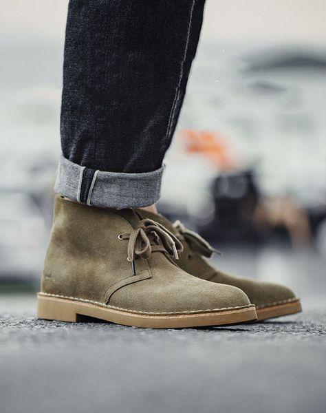 Mens Fashion Essentials, Clarks Desert Boot, Stylish Men Casual, Suede Leather Shoes, High Top Boots, Trending Boots, Plain Color, Classic Boots, Desert Boots