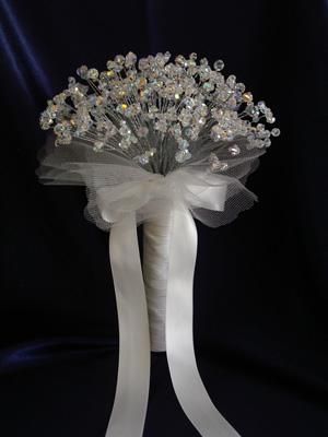 I want a crystal bouquet instead of flowers!!! Bead Bouquet, Beaded Bouquet, Crystal Bouquet, Wedding Bouquets Bride, Unique Bride, Hand Bouquet, Beaded Wedding, Wedding Bridal Bouquets, Dallas Wedding