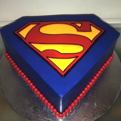 Superman Cake For Men, Superman Cake Ideas, Superman Birthday Party Cake, Superman Cake Design, Superman Birthday Party Decorations, Superman Party Ideas, Superman Wedding Cake, Birthday Cake For Papa, Superman Birthday Cake