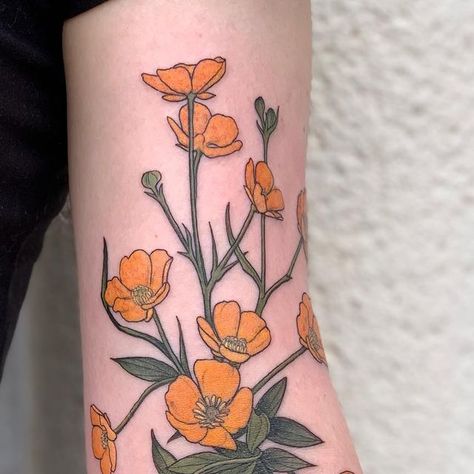 pooka on Instagram: "Wild Buttercups today ☀️ The yellow pigment used today is hand mixed by @jerrybladestattoo and the olive green is hand mixed by myself. Jerry taught me about different pigments, how to make em, blend em and store em and i will always be grateful. You put the hard work into what you do and it makes a difference. I don’t mix all my pigment myself but I focus on using mostly small batch hand mixed pigment in general. Really love @bill_stevenson pigments as well. Color is rich, long lasting and bright. @javierbetancourt had some great ones as well- his blue is the only blue i use. Thank you dudes 🙏🏻 #pooka #ochoplacas #buttercuptattoo #botanicaltattoo #handmadepigment #tattoopigment" Buttercup Tattoo Design, Buttercups Tattoo, Elbow Flower Tattoos, Yellow Tattoos, Bill Stevenson, Buttercup Tattoo, Yellow Tattoo, Colorful Flower Tattoo, Always Be Grateful