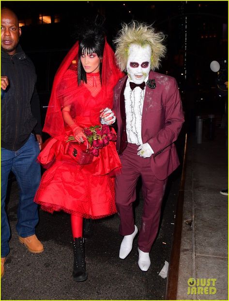 Beetlejuice Couple Halloween Costumes, Halloween Fancy Dress Couples, Bettle Juice Couples Costumes, Beatle Juice Red Dress, Lydia Bride Costume, Bride Of Beetlejuice Costume, Beatle Juice And Lydia, Nettle Juice And Lydia Costume, Plus Size Lydia Deetz Costume