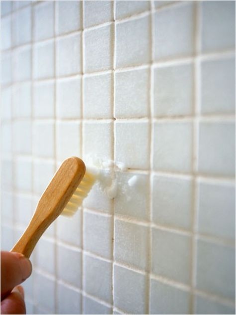 OC!! For a great tile grout cleaner, mix baking soda and hydrogen peroxide into a paste, and scrub the grout with the paste and a toothbrush. Clean Bathroom Grout, Cleaning Bathroom, Bathroom Floors, Spring Cleaning Hacks, Baking Soda Uses, Natural Cleaners, Grout Cleaner, Cleaners Homemade, Green Cleaning