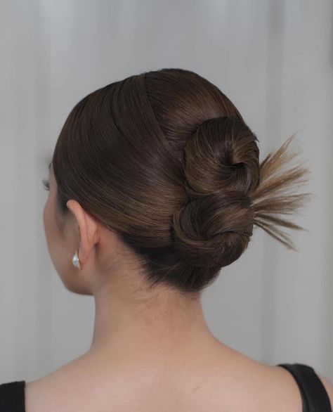 Sleek Bun Hairstyles, Flapper Hair, Long Shiny Hair, Hair Secrets, Hairdo Wedding, Edges Hair, Sleek Bun, Bridal Hair Updo, Quick Braided Hairstyles