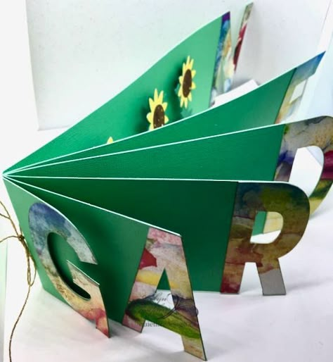 Popup Book Diy, Pop Up Letters, Pop Up Book Ideas, Libro Pop Up, Booklet Ideas, Diy Pop Up Book, Arte Pop Up, Digital Garden, Unique Brochures