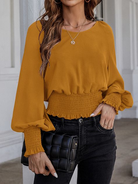 Yellow Blouse Outfit, Yellow Top Outfit, Mustard Yellow Top, Long Blouse Designs, Outfits Gorditas, Shirred Blouse, Metallic Blouses, Trendy Fashion Tops, Yellow Blouse