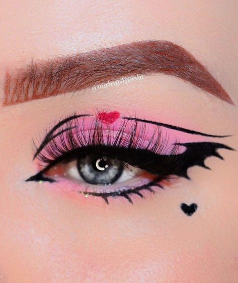 Bat Liner, Draculaura Makeup, Flesh Art, Goth Eye Makeup, Vampire Bride, Makeup Pictorial, Cute Halloween Makeup, Makeup Drawing, Cute Eye Makeup