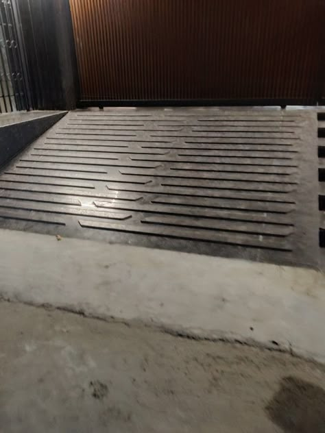 Ramp Railing Design, Main Gate Ramp Design Granite, Ramp Tiles Design, Granite Ramp Design, Ramp Architecture Design, Granite Ramp Design Entrance, Car Ramp Design Entrance, Gate Ramp Design, House Ramp Design