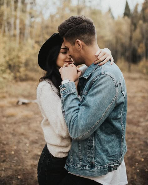 Rooftop Shoot, Photos Couple Mignon, Skater Kids, Posing Couples, Image Couple, Portland Wedding Photographer, Couples Posing, Cute Couple Quotes, Pose Fotografi