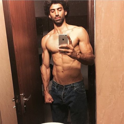 Lean Body Men, Aditya Roy Kapoor, Aditya Roy Kapur, Handsome Indian Men, Roy Kapoor, Ripped Body, Lean Body, Workout Regimen, Diet Keto