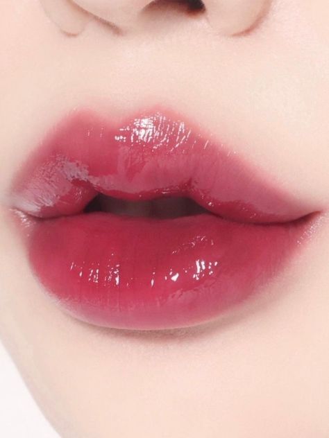 Cherry Lips Korean, Korean Lip Color, Lip Filler Shape Ideas Korean, Ombre Lip Tattoo, Dark Red Lip Tint, Round Lips Aesthetic, Korean Lip Filler, Asian Lipstick, Picturresque Regina