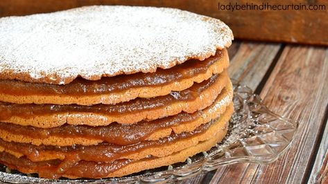 Old Fashioned Stack Cake | With SIX spicy cake layers (more like a gingerbread cookie) and homemade apple butter this cake is sure to be your families new favorite Fall cake. Apple Stack Cake Recipe, Stack Cake Recipe, Apple Stack Cake, Stack Cake, Molasses Cake, Slow Cooker Apple Butter, Cake Recipes At Home, Fig Cake, Apple Butter Recipe