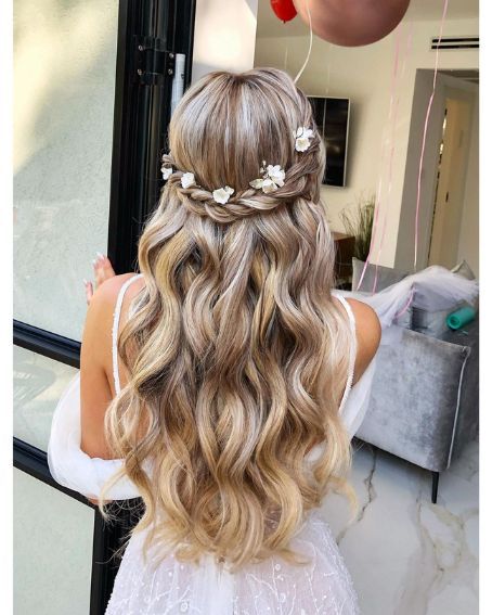 Prom Hairstyles With Flowers, Hairstyles With Flowers, Homecoming Hair, Athletic Hairstyles, 2024 Trends, Prom Hairstyles, Bridal Hair And Makeup, Wedding Hair And Makeup, Elegant Hairstyles