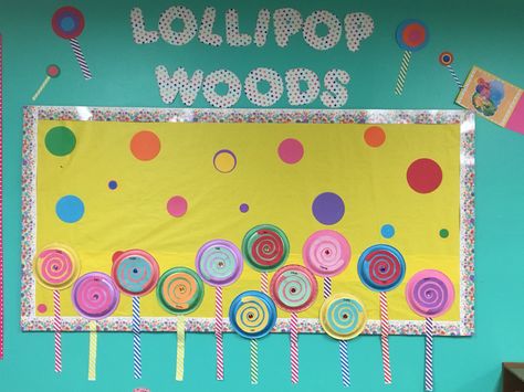 Candyland Theme Classroom Decorations, Lollipop Bulletin Board Ideas, Candy Bulletin Board Ideas, Candyland Bulletin Board Ideas, Candyland Classroom Theme, Front Hall Decor, Candy Bulletin Boards, Candyland Classroom, Candy Theme Birthday