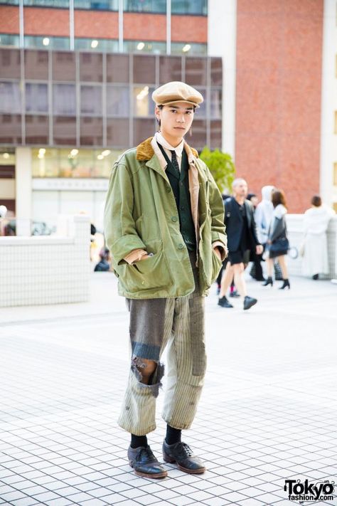 vintage street style ... Tatsuya, 19 years old, student | 8 December 2017 | #Fashion #Harajuku (原宿) #Shibuya (渋谷) #Shinjuku (新宿) #Tokyo (東京) #Japan (日本) Japan Men Fashion, Japanese Vintage Fashion, Japanese Street Fashion Men, Vintage Tokyo, Bunka Fashion College, Japanese Mens Fashion, Vivienne Westwood Shoes, 일본 패션, Harajuku Fashion Street