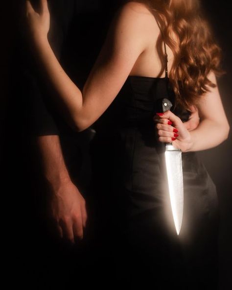 Villain Photoshoot Ideas, Wattpad Photoshoot, Knife Behind Back Pose, Knife Woman Aesthetic, Knife Photoshoot Ideas, Female Rage Photoshoot, Woman With A Knife, Poses With Knife, Knife Reference Pose