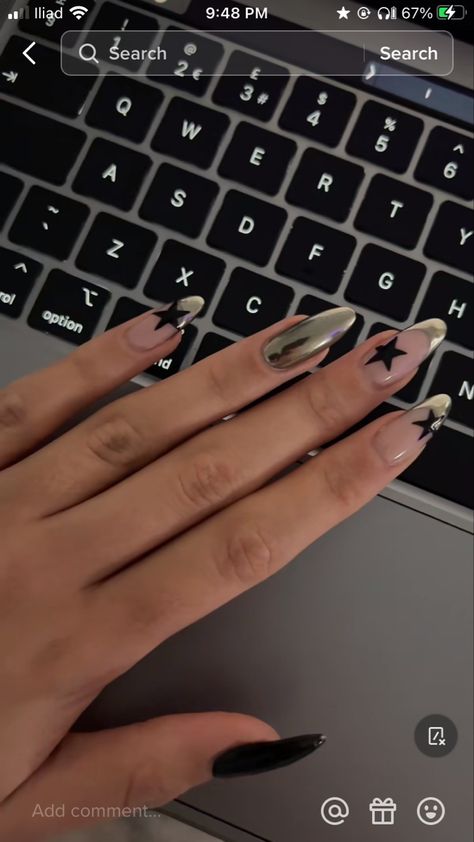 Nail Inspo Almond Grunge, Mirror Nails, Silver Nail, Grunge Nails, Pointed Nails, Minimal Nails, Almond Acrylic Nails, Soft Nails, Star Nails