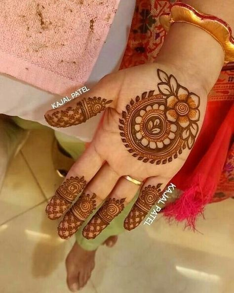 Mehndi Simple Easy, Mehndi Eid, Jewellery Mehndi Design, Mehndi Mehndi, Hand Jewellery, Easy Mehndi, Mehndi Designs For Kids, Mehndi Design Pictures, Very Simple Mehndi Designs