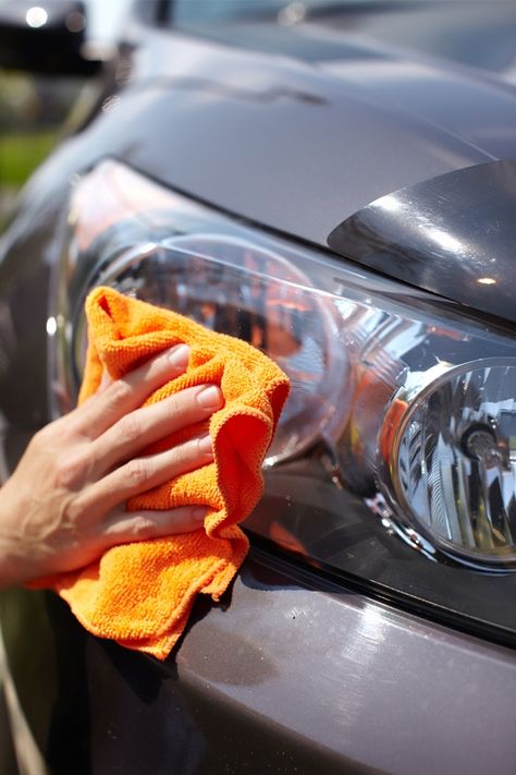 Hand Car Wash, Car Shampoo, Car Cleaning Kit, Cleaning Essentials, How To Clean Headlights, Car Wash Soap, Clean Tires, Car Cleaner, Cleaning Techniques