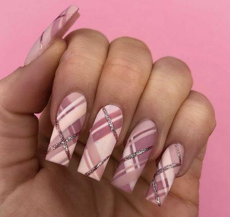 Burberry Nails, Plaid Nail Designs, Plaid Nail Art, Matte Nail, Plaid Nails, Nail Art Wedding, Coffin Nails Designs, Fancy Nails, French Tip Nails