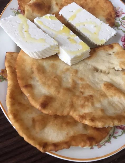 Albanian Cuisine, Albanian Food, Serbian Food, Albanian Recipes, European Dishes, Powder Sugar, Ethnic Food, Mediterranean Cuisine, Global Recipes